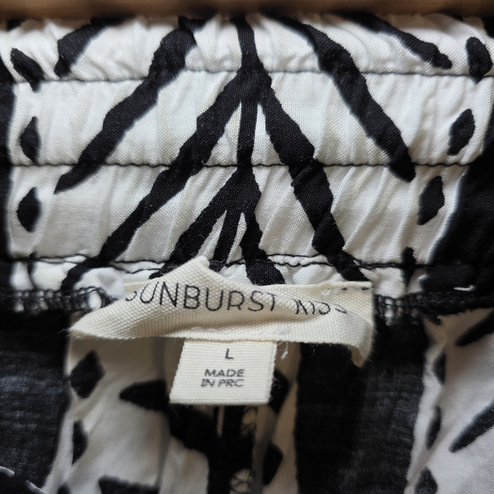 Sunburst Kiss Tropical Black and White Pants - Picture 4 of 4